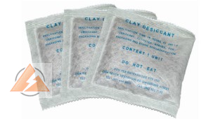 Trockenmittelbeutel mit ableitfähigem Hüllstoff.